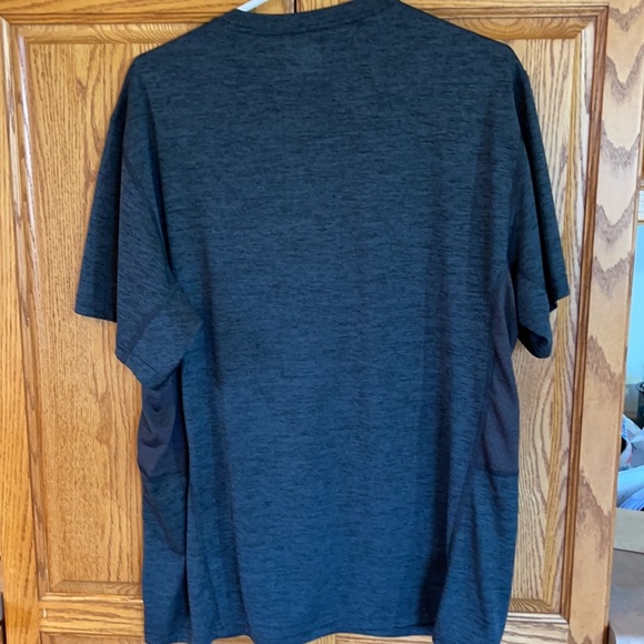 Charcoal grey Old Navy t-shirt size XL🥰🔥🔥 - Picture 3 of 3